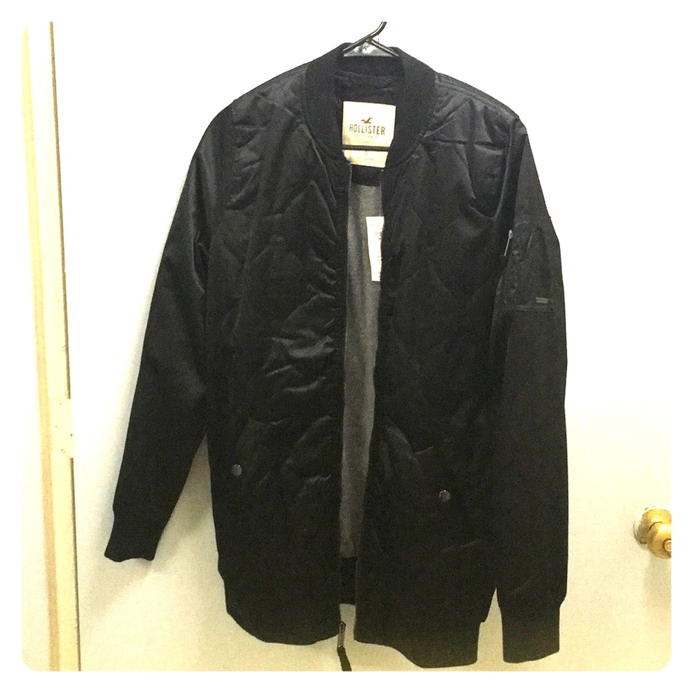 Hollister bomber!